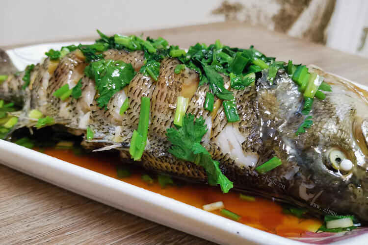 亲戚给了点酸菜龙利鱼，酸菜龙利鱼最简单的吃法是什么呢？