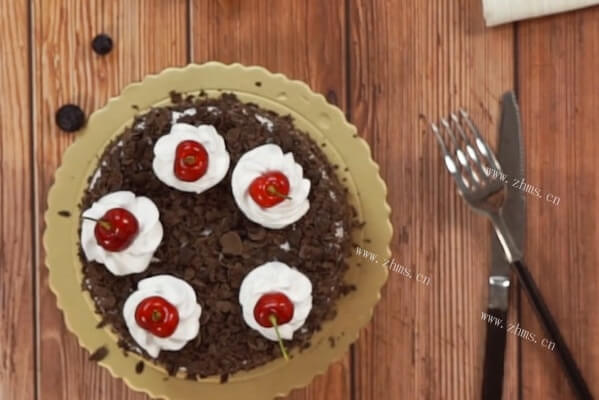 做蛋糕——黑森林蛋糕