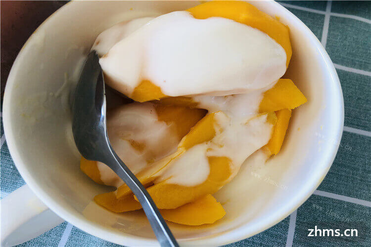 芒果的核和皮是不能吃的，那芒果去皮去核大概剩多少呢？