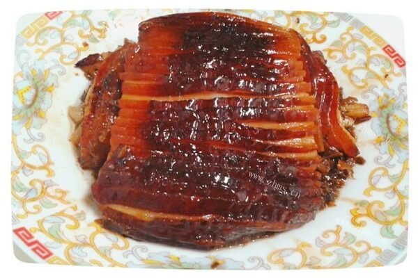 四川经典咸烧白的做法，肥而不腻的猪肉吃起来格外香