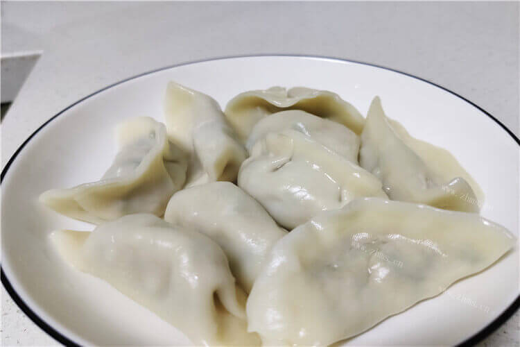想自己在家里面做饺子，请问胡萝卜木耳瘦肉馅饺子馅怎么做好吃？
