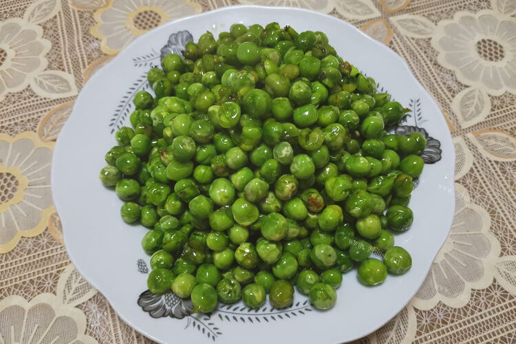 在超市买了一些干豌豆，干豌豆泡发后怎么吃法？