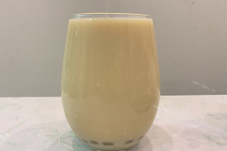 晚上点了外卖奶茶，奶茶放冰箱隔夜还能喝？
