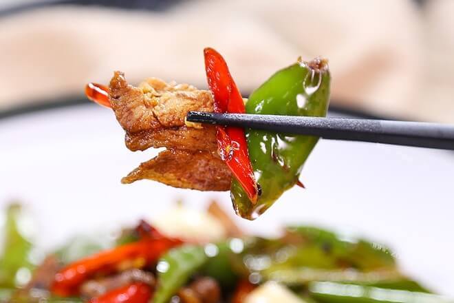 必学的湘菜特色菜——农家小炒肉，和回锅肉一样超级下饭
