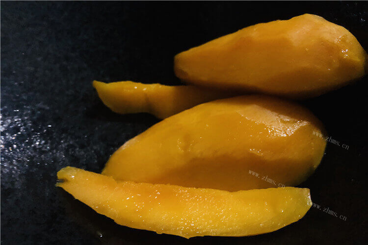 想吃芒果，想问一下路边的芒果树的芒果可以吃吗？