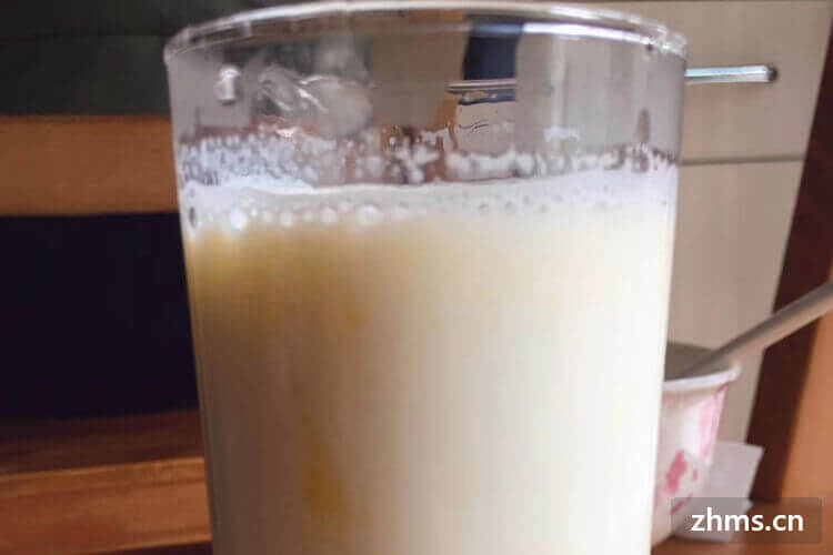 牛奶里有白色凝固物是变质了吗