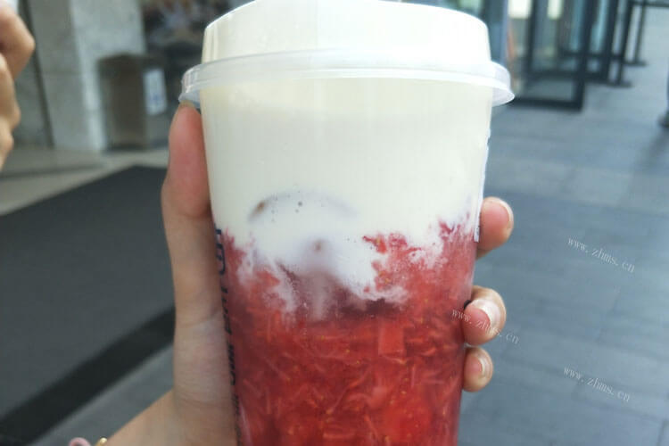 黑糖珍珠奶茶和珍珠奶茶的区别，哪一个味道比较甜呢？