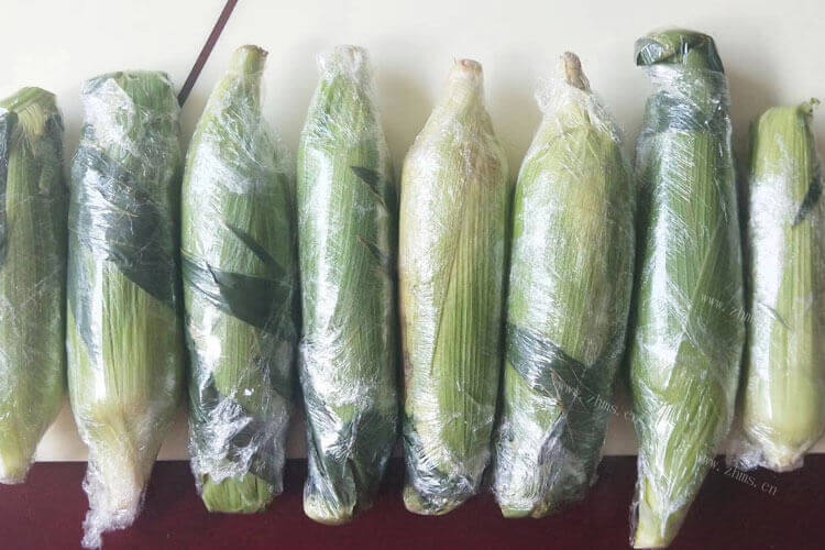 买了一些玉米炖骨汤，玉米腿骨汤怎么做？
