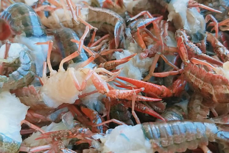 今天买了一些大虾，请问大家知道清蒸大虾的做法吗？
