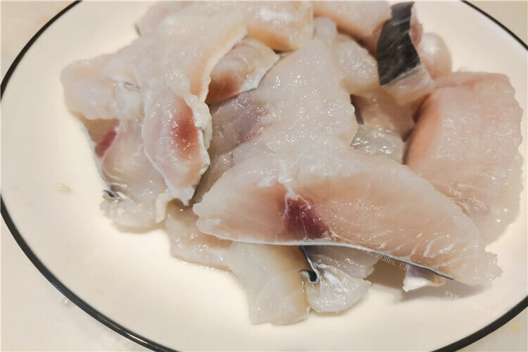 巴沙鱼和回鱼都在市场上很常见，巴沙鱼跟回鱼的区别有哪些？