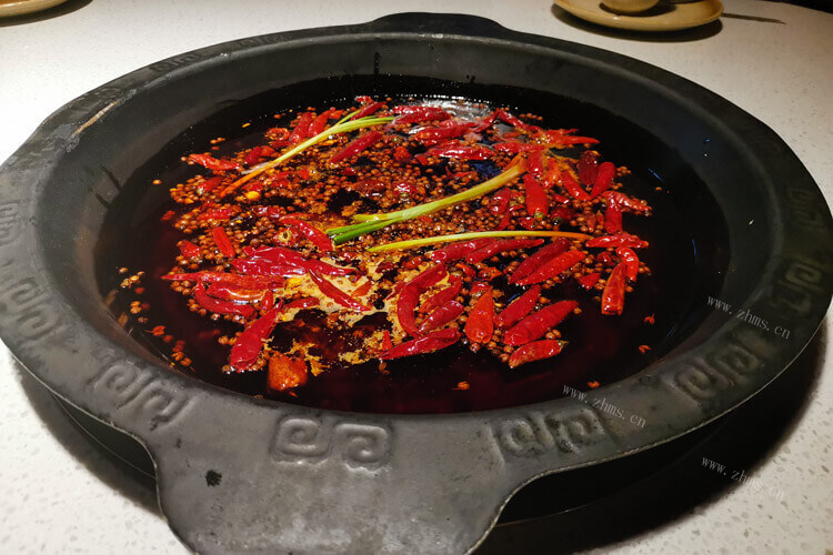 腌了很多酸菜，酸菜火锅怎么做才会好吃？