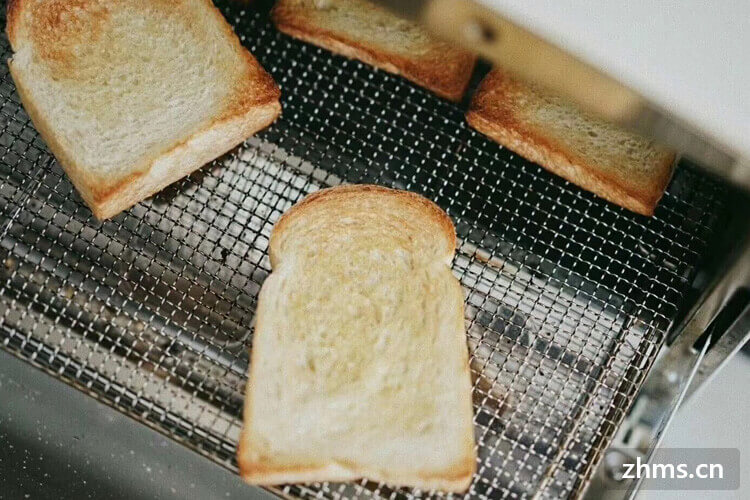面包烤出来发硬是什么原因