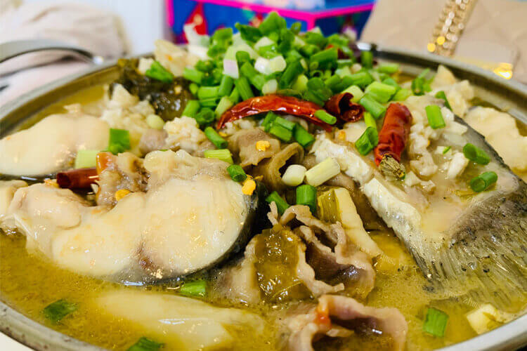 酸菜鱼里面的酸菜是比较重要的，做酸菜鱼的酸菜怎么腌制呀？