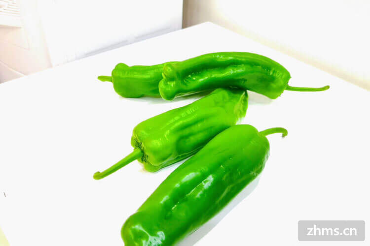 家里买了一堆青椒，想要吃拌青椒，怎样拌青椒会比较好吃呢？