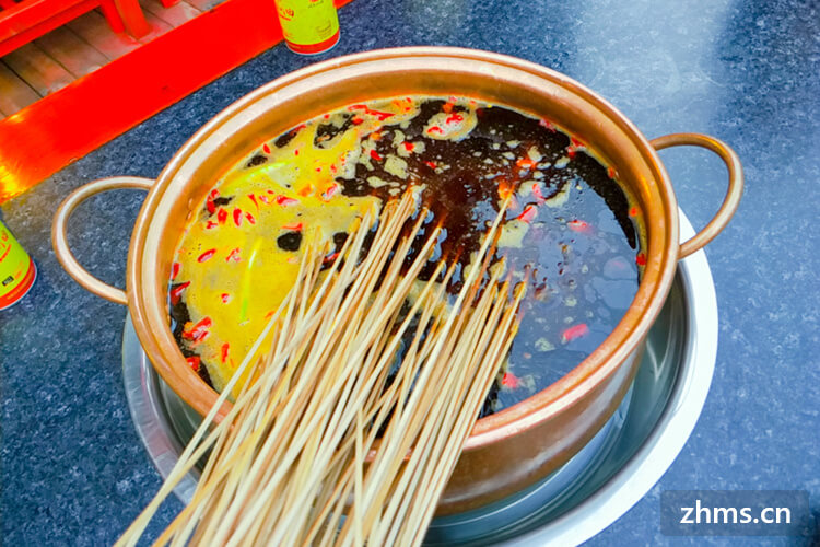 恋串串串香加盟多少钱