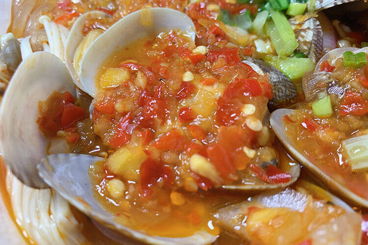蘑菇和血蛤是可以一起搭配的，蘑菇炒血蛤味道怎么样？
