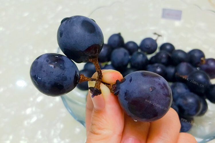 特别喜欢吃葡萄，最贵的葡萄是什么品种日本有吗？