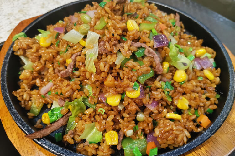 准备在家做扬州炒饭，扬州炒饭有哪些食材？
