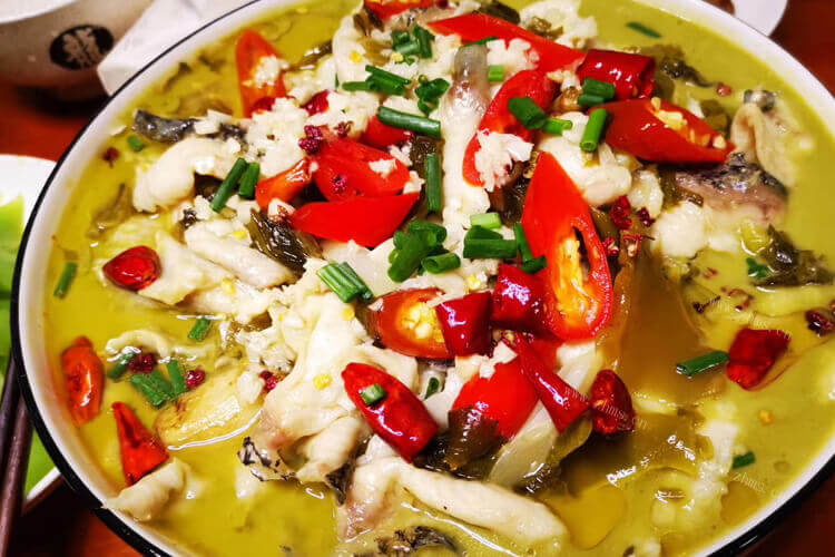 酸菜鱼里面的酸菜是比较重要的，做酸菜鱼的酸菜怎么腌制呀？