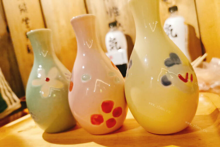 想自制蓝莓酒喝，请问蓝莓泡酒用把蓝莓要洗吗？