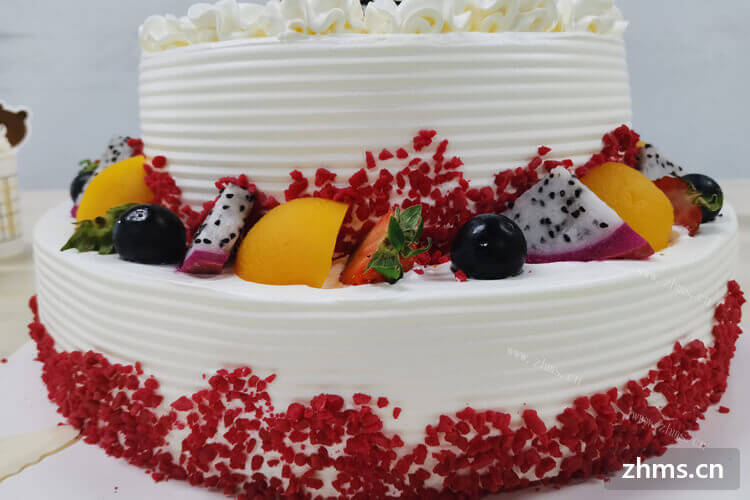 生日蛋糕一般多少钱？哪个品牌店的生日蛋糕比较便宜？