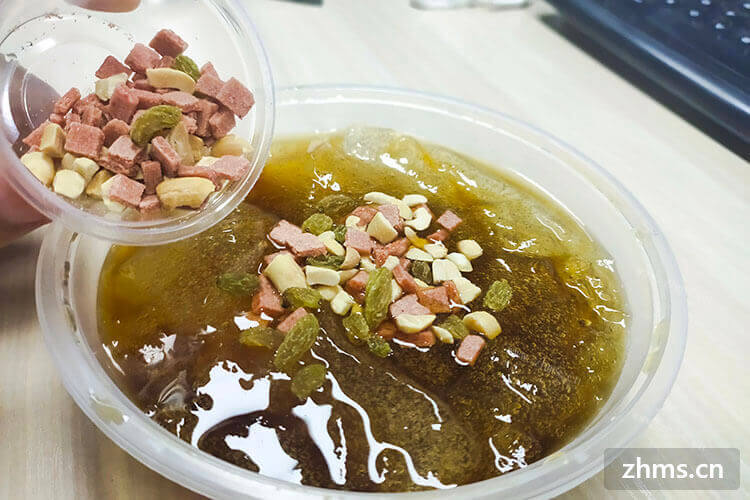 想出去卖冰粉，摆摊卖冰粉一天能赚多少钱？