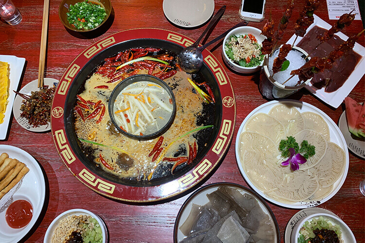 北京也开了一家鸭掌门火锅，鸭掌门火锅北京店的怎么样？