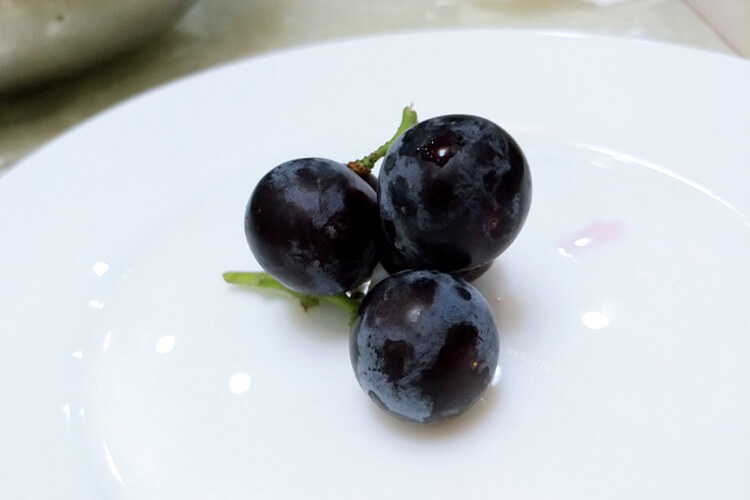 要种点葡萄，中国本地原生葡萄品种什么比较好吃呢？
