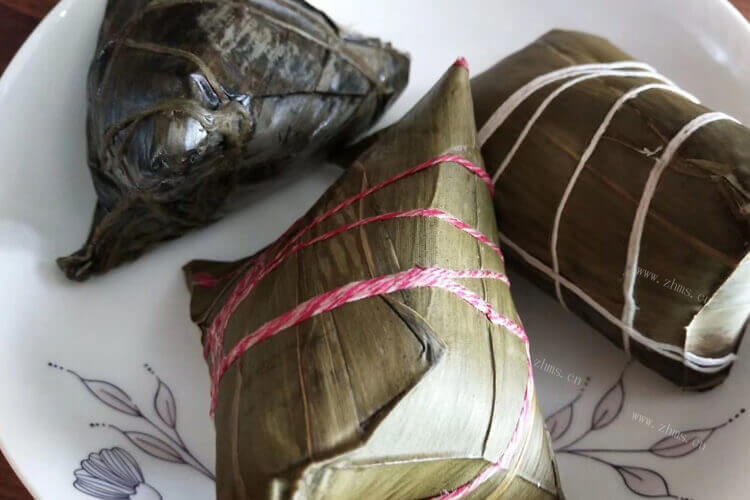 家里有芦苇叶，芦苇叶包粽子教程三角粽怎么样的？