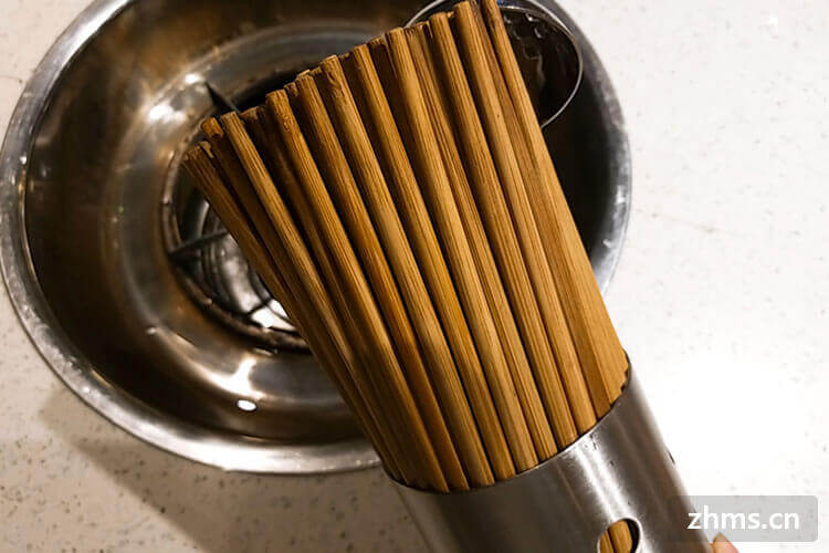筷子有异味该怎么去除？筷子应该怎么挑选？