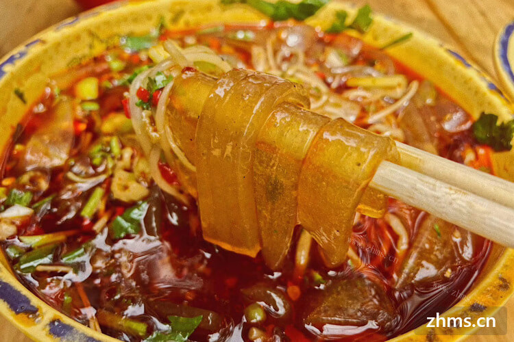 小吃会比较好，成都有小吃店没？