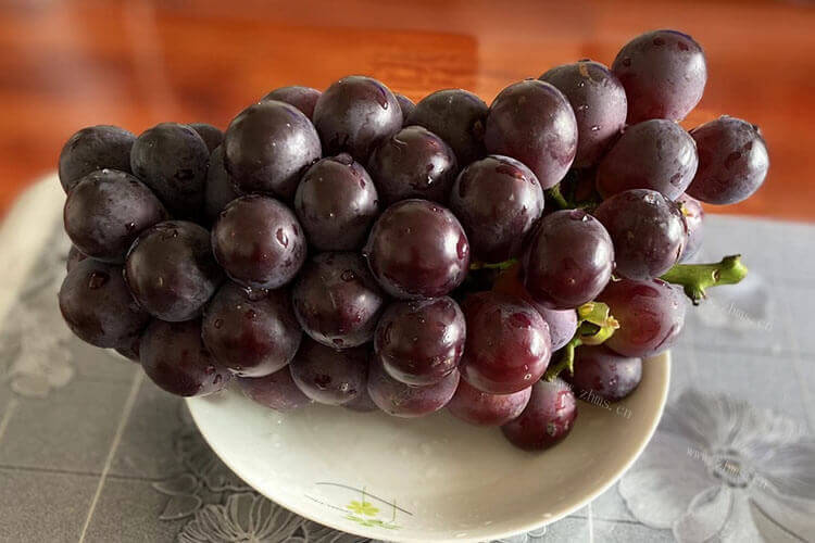 山葡萄很好吃，但山葡萄怎么食用呢