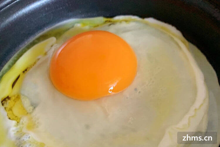 煎鸡蛋可以不放油吗？放了才好吃？