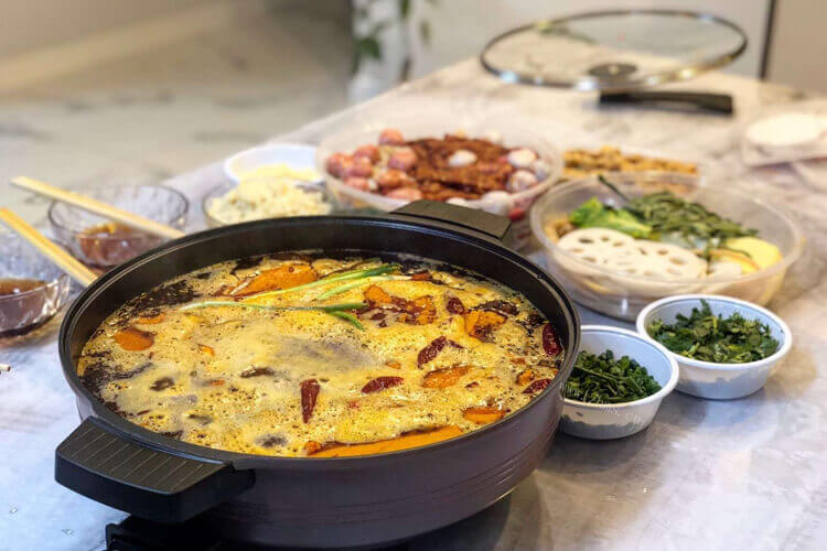 喜欢吃鸭舌煮火锅，鸭舌涮火锅煮多久时间呢？