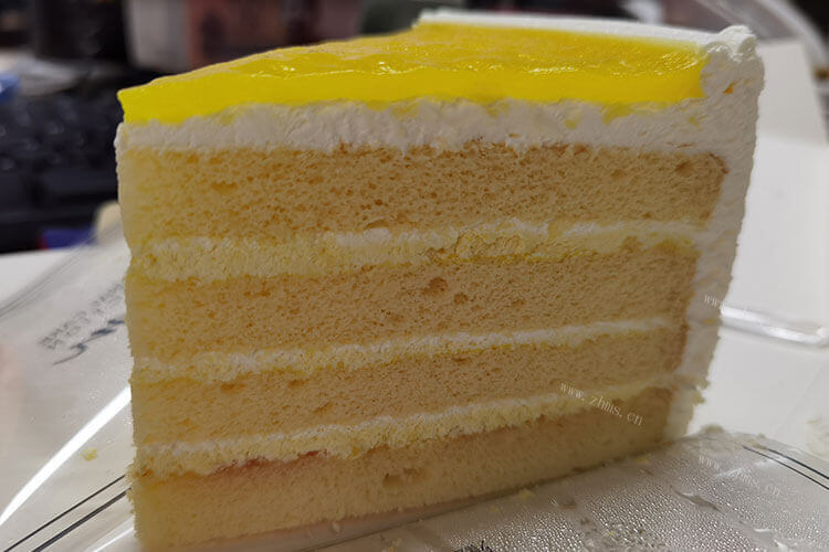 蛋糕一般都是会有奶油在上面的，六寸蛋糕需要多少淡奶油比较合适