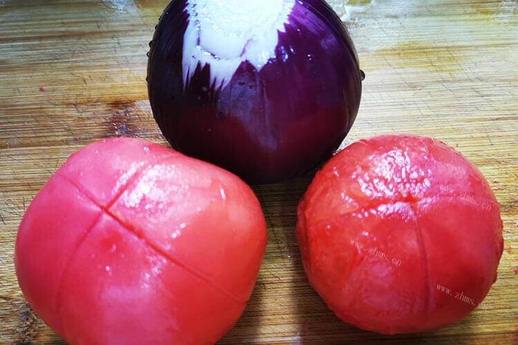 喜欢吃洋葱，有没有人知道紫皮洋葱和红皮洋葱有什么区别？