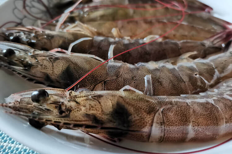 买回来了一些基围虾，微波炉基围虾要蒸多久才熟？
