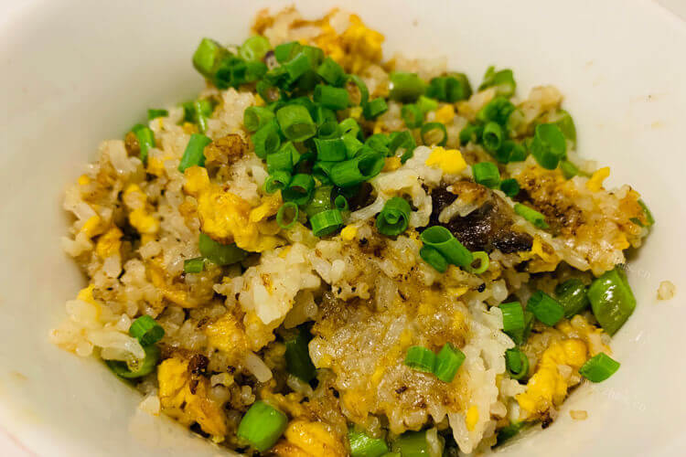 给女朋友做咖喱炒饭，咖喱炒饭怎么做？