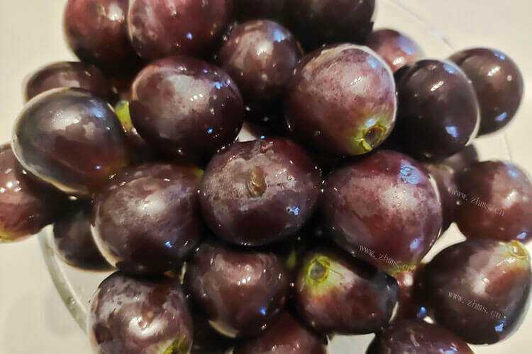 晴王葡萄的颗粒特别大，一串晴王葡萄多少斤？