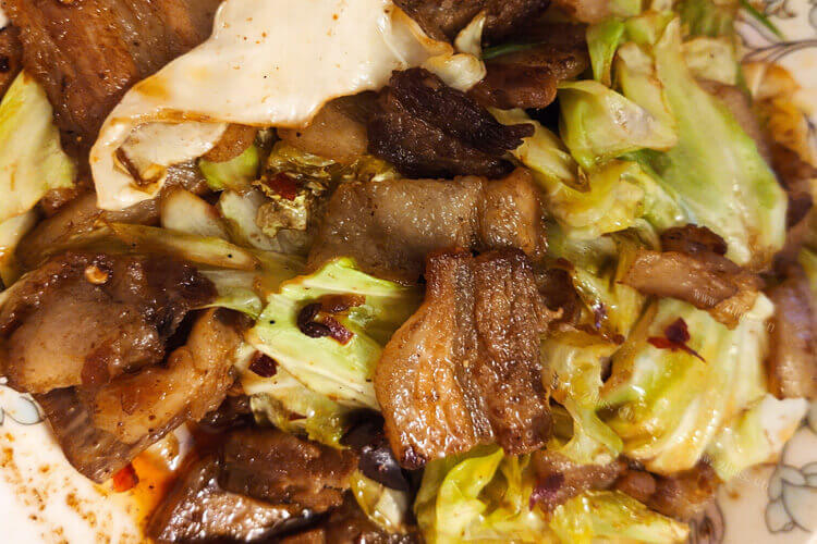 炒回锅肉的时候蒜苗用完了，回锅肉用什么代替蒜苗？