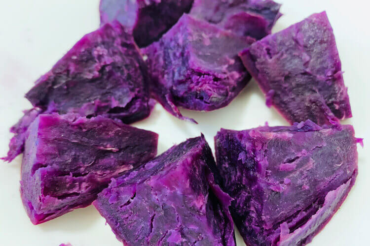 每次用紫薯整出来的馒头都变色，想知道紫薯怎么蒸馒头不变色？