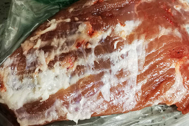 为什么大猪肉和小猪肉的价格不一样呀，大猪肉香还是小猪肉香？