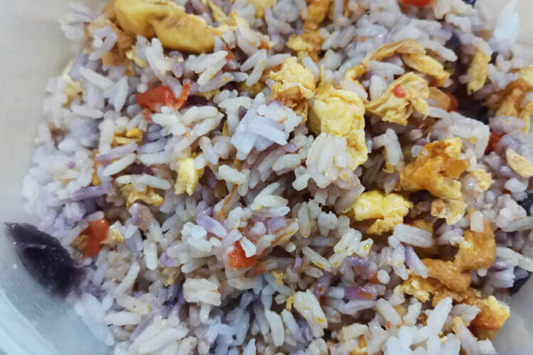 我自己做炒饭，想问问西红柿鸡蛋炒饭可以加什么菜？