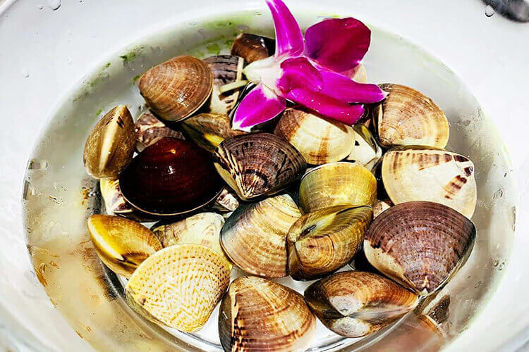 蘑菇和血蛤是可以一起搭配的，蘑菇炒血蛤味道怎么样？