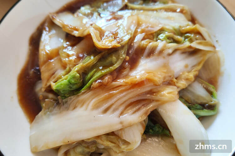 开饭店的成本需要多少钱？饭店开在学校周围怎么样？