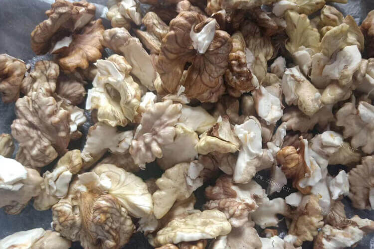 今天突然想到一个问题，金刚菩提和山核桃区别在哪里呢？