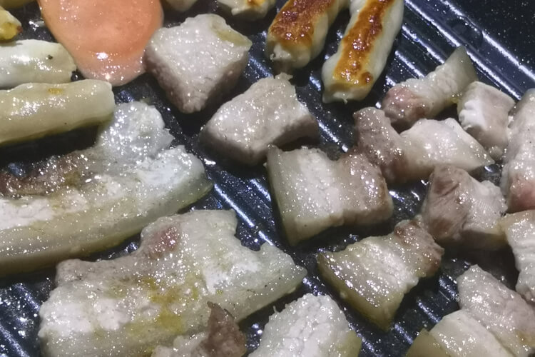 打算下午去吃重庆猫爪烤肉，有没有推荐的菜品？