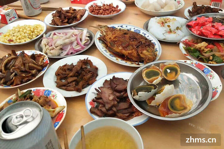 周三丰爆炒川菜加盟容易经营吗？我想了解一下情况。