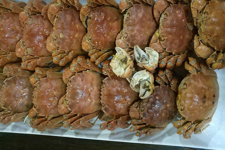 想买一些大闸蟹，尝一尝，现在大闸蟹多少钱一斤？