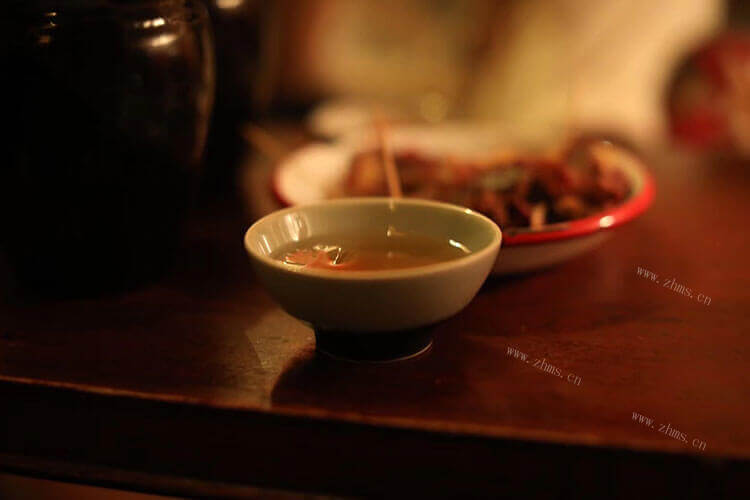 我想买四盒酒，四特酒怎么样？